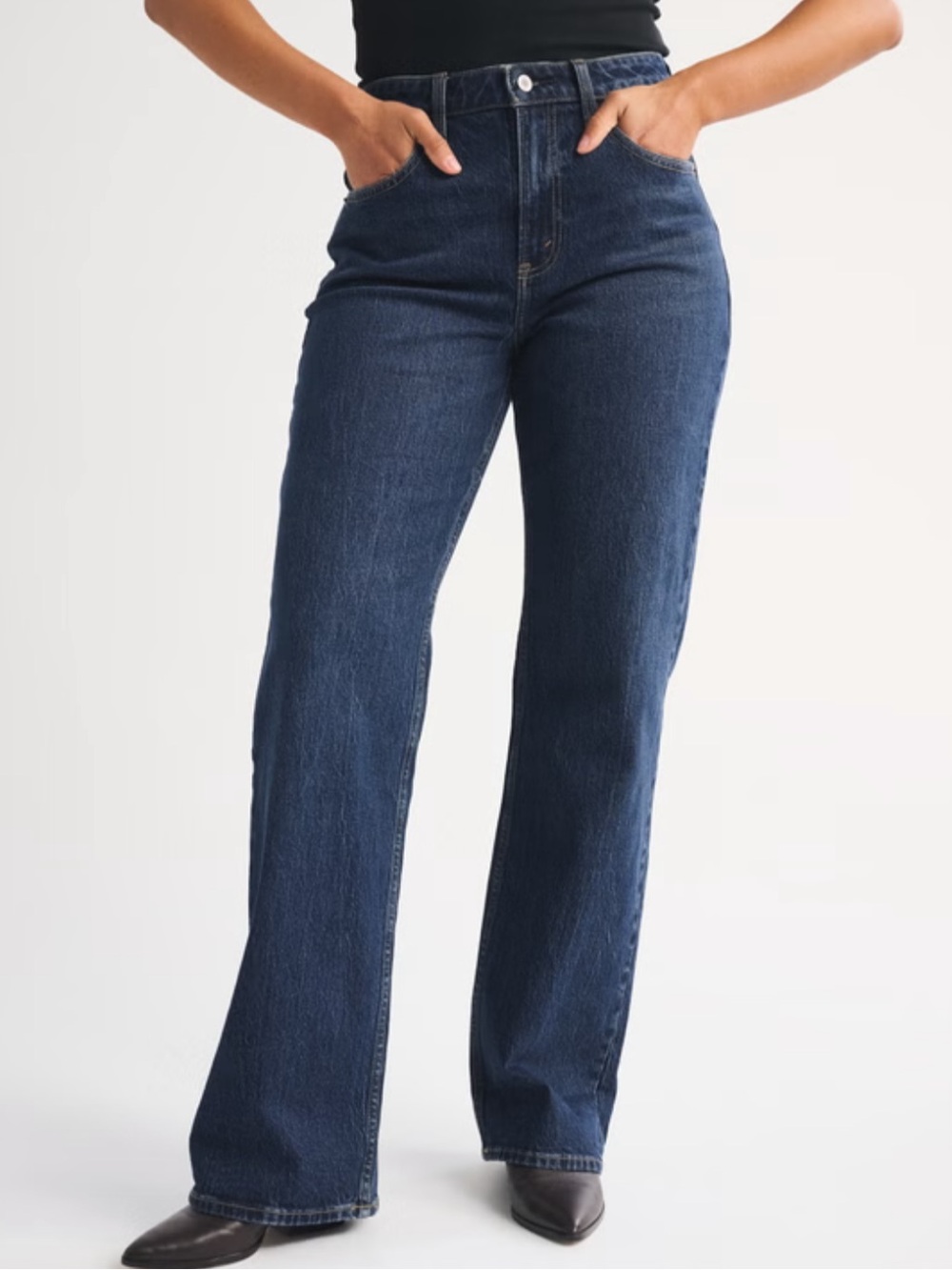 Abercrombie & Fitch Curve Love High Rise 90s Relaxed Jean Size 28 Dark Wash